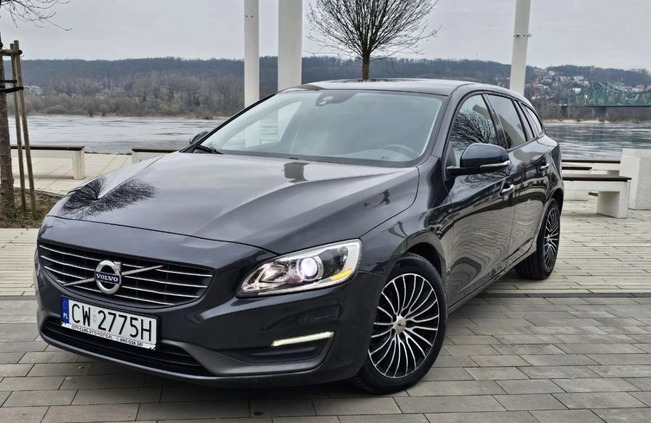 Volvo V60 cena 41900 przebieg: 192000, rok produkcji 2013 z Urzędów małe 562